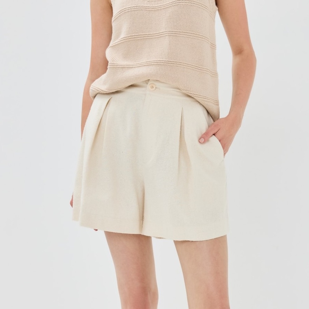 Jenni Kayne Pleated Silk Shorts in color Ivory, Size 2 NWT